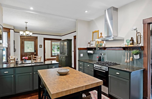 Russell Cabaña | Re-imagined 1880's cottage walking distance to Highwood, Metra, Lake Michigan