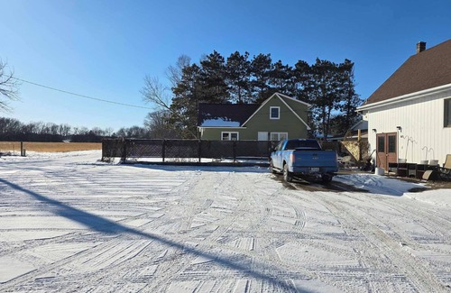 Hager City Apartamento | Re-modeled church in Hager City, WI. A charming 3-bedroom, 1.5-bathroom retreat