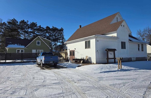 Hager City Apartamento | Re-modeled church in Hager City, WI. A charming 3-bedroom, 1.5-bathroom retreat