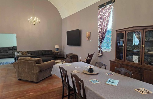 Hager City Apartamento | Re-modeled church in Hager City, WI. A charming 3-bedroom, 1.5-bathroom retreat