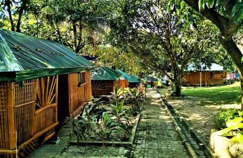 Gabaldon Complejo | Rea's Bamboo Resort