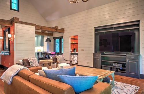 Sylva Casa | Reach Retreat Cabin in Balsam Mountain Preserve