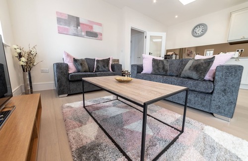 Reading Apartamento | Reading Green Park Village Serviced Apt