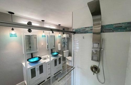 Fort Myers Beach Apartamento | Ready to Enjoy again- Everything is new in 2024