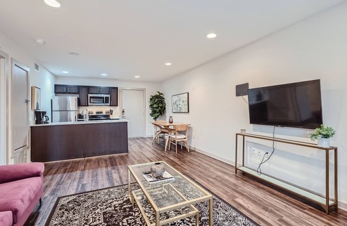 Oak Lawn Apartamento | Reagan 105: Charming 1-bedroom apartment in superb Dallas with AC