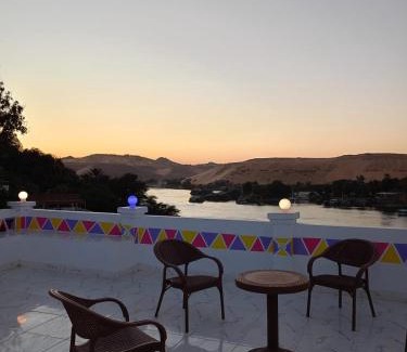Aswan Cama Y Desayuno | Reagan House