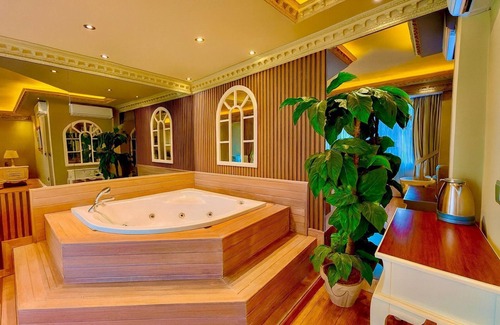 Yomra Hotel | Real King Residence Hotel