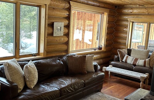 Drummond Cabina | Real log cabin on world famous Rock Creek, MT.