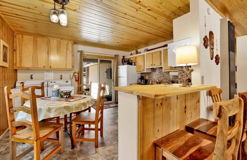 Big Bear City Cabina | Reality Escape #2466