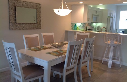Naples Condominio | Muy bonito condominio reformado