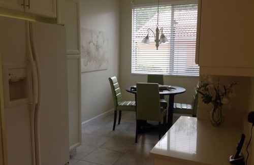 Naples Condominio | Muy bonito condominio reformado