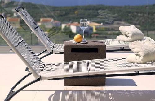 Kokkinon Khorion Villa | ¡Momentos realmente relajantes en esta elegante villa con vistas al mar y piscina privada!