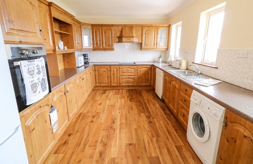Bunbeg Casa | REALT NA FARRAIGE, family friendly in Derrybeg, County Donegal