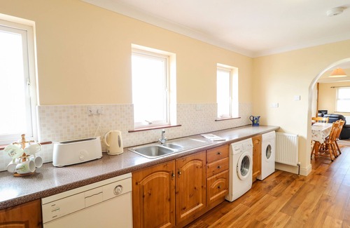 Bunbeg Casa | REALT NA FARRAIGE, family friendly in Derrybeg, County Donegal