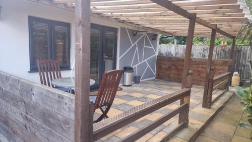 Mayfield Apartamento | Rear of Levett Gardens