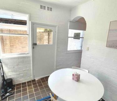 Surry Hills Apartamento | Rear studio with open space