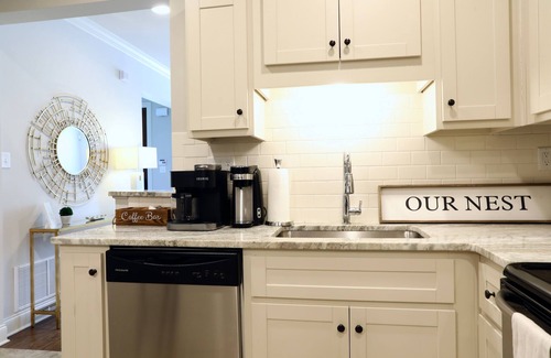 Oxford Casa | "Rebel Respite" - Charming Southern Getaway!
