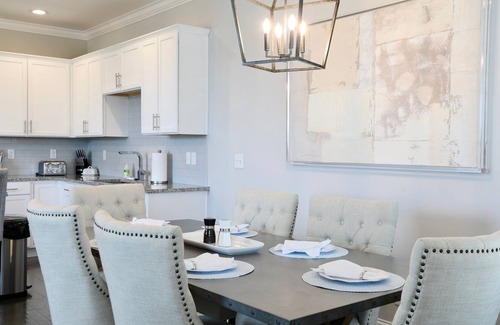 Oxford Casa | Rebel Roux - Elegant Southern Getaway + Loft