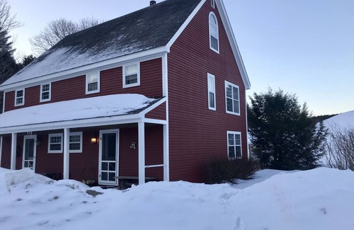 Londonderry Condominio | El paraíso de los esquiadores en una propiedad de 16 acres con 4 estaciones de esquí en un radio de 15 millas