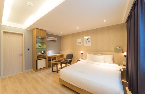 Ingye-dong Hotel | Reborn Suwon Silkroad Hotel