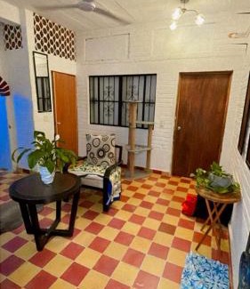 Emiliano Zapata Casa | Recamara Alan en Zona Romantica Departamento compartido con el host