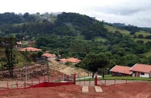 Bueno Brandao Casa | Recanto Feliz na Terra das Cachoeiras