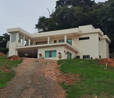 Bueno Brandao Casa | Recanto Feliz na Terra das Cachoeiras