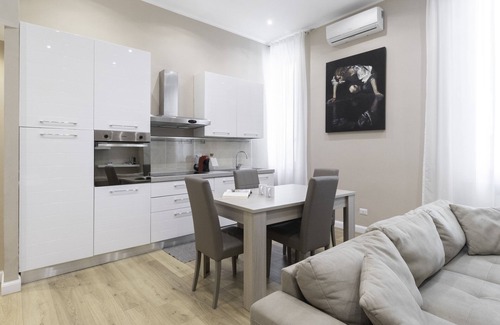 Porta Volta Apartamento | Recent, Beautiful Renovation in the City's Centre. Extremely Quiet and Clean