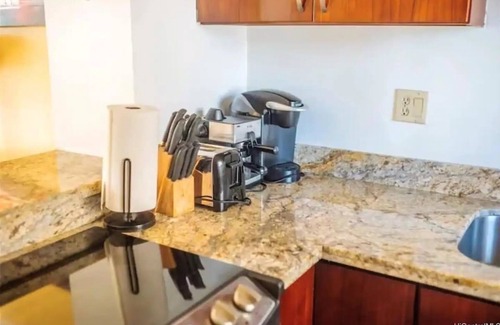 McCully - Moiliili Apartamento | Recent RENO! Fits 6, FREE parking