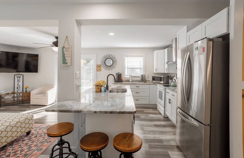 Rehoboth Beach Condominio | Recent Upgrades 3BR Pet Friendly Condo w/ Parking