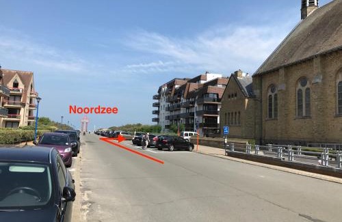 Sint-Idesbald Apartamento | Recent vernieuwd appartement met zeezicht en een gratis parkeerplaats