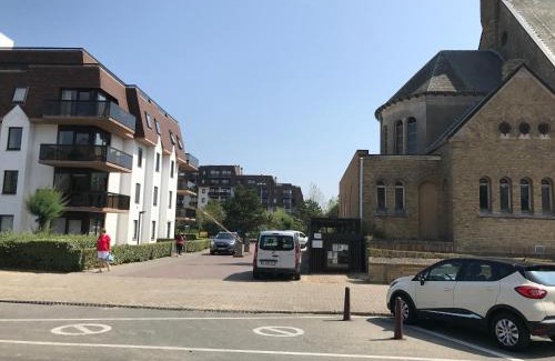 Sint-Idesbald Apartamento | Recent vernieuwd appartement met zeezicht en een gratis parkeerplaats
