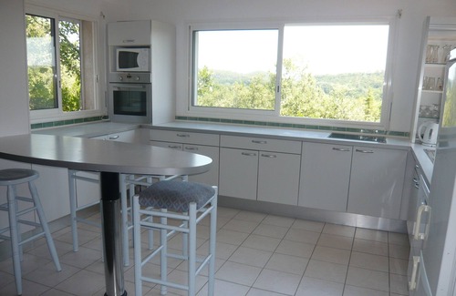 Sardan Villa | Villa reciente, piscina en tierra 3000m2 Hermosa vista dominante, muy tranquila