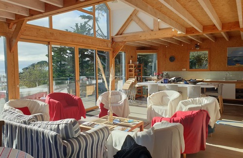 Trebeurden Villa | Villa reciente marco de madera con vista panorámica del puerto y las islas