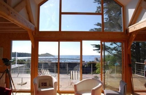 Trebeurden Villa | Villa reciente marco de madera con vista panorámica del puerto y las islas