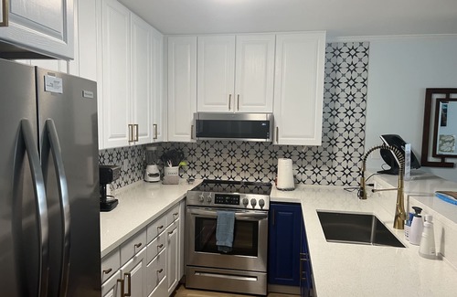 Wailua House Lots Condominio | Recently Fully Renovated-Oceanfront, Top floor, Million Dollar View, Sleeps - 2