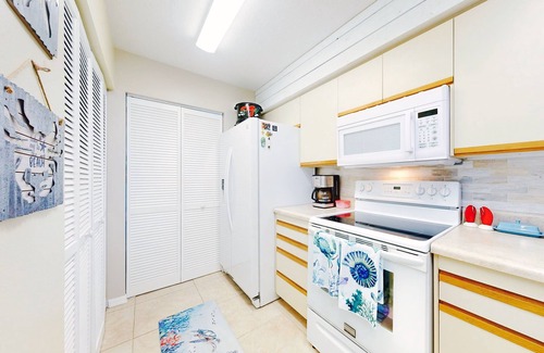 Bouchelles Island Condominio | Recently Remodeled 3-Bed, 2-Bath Ground Floor Unit at Bouchelle Island