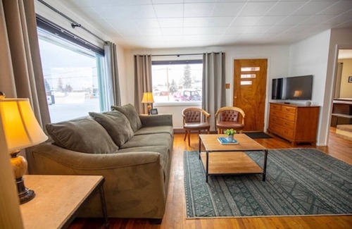 Philipsburg Casa | Recently remodeled home with cozy updated rooms with plenty of space for larger groups.