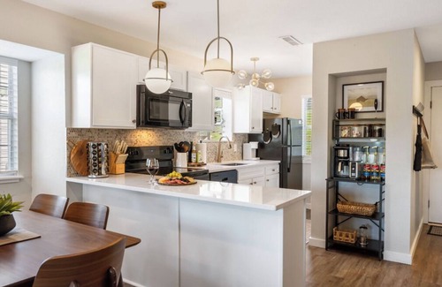 Indian Point Condominio | Recently Remodeled, walk to the lake, next to SDC