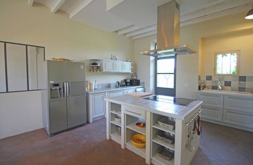 Carpentras Otro | Recently renovated 19th century wine estate, at the foot of Mont Ventoux