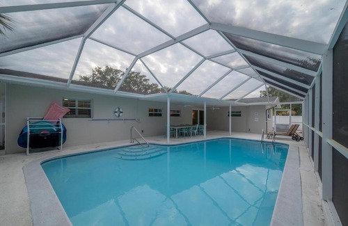 Clearwater Casa | Recently Renovated Clearwater Pool Home!