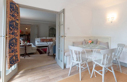 Langham Casa | Recently renovated elegant cottage ,1 mile to the sea ,wonderful walks