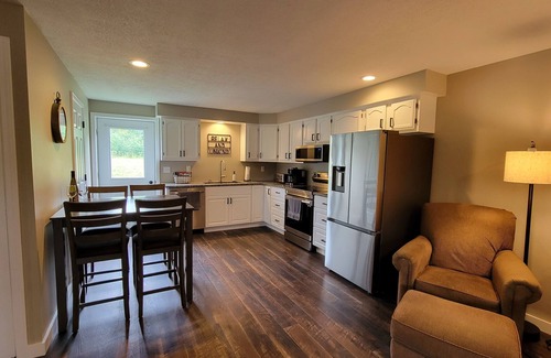 Burdett Apartamento | Recently renovated end-unit apartment in the heart of the Finger Lakes