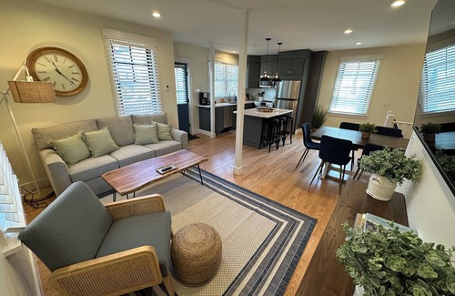 Yachting Village Casa | Recently Renovated Entire House in Downtown Newport Sleeps 16 / Off street parking