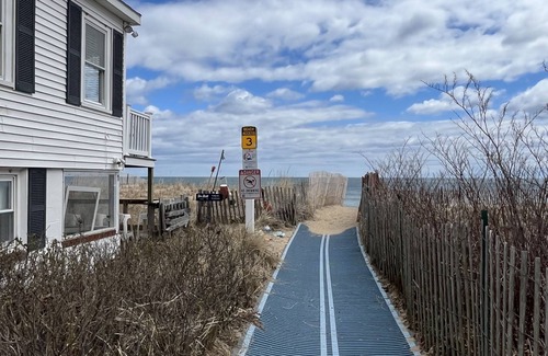 Salisbury Cabaña | Recently renovated Oceanfront 3-bedroom cottage on Salisbury Beach.