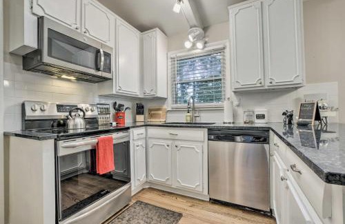 Raleigh Casa | Recently Renovated Raleigh Retreat with Patio!