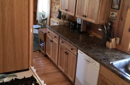 Great Barrington Cabina | RECIENTEMENTE RENOVADO, a pasos del lago Buel, a minutos de Great Barrington y Stockbridge