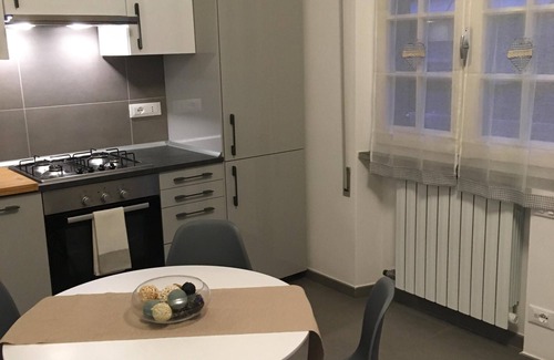Marina di Massa Apartamento | Apartamento de dos habitaciones recientemente renovado.