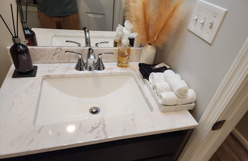 Linglestown Apartamento | Recently updated contemporary getaway. Near Hershey w/ shopping & concerts...