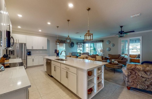 DeLand Casa | Recently Updated Pond-Front - Scenic Patio - Grill